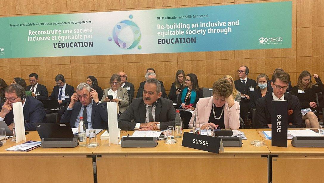 Bakan Özer,Türkiye’nin Eğitimde Büyük Dönüşümünü OECD Ülkeleriyle Paylaştı