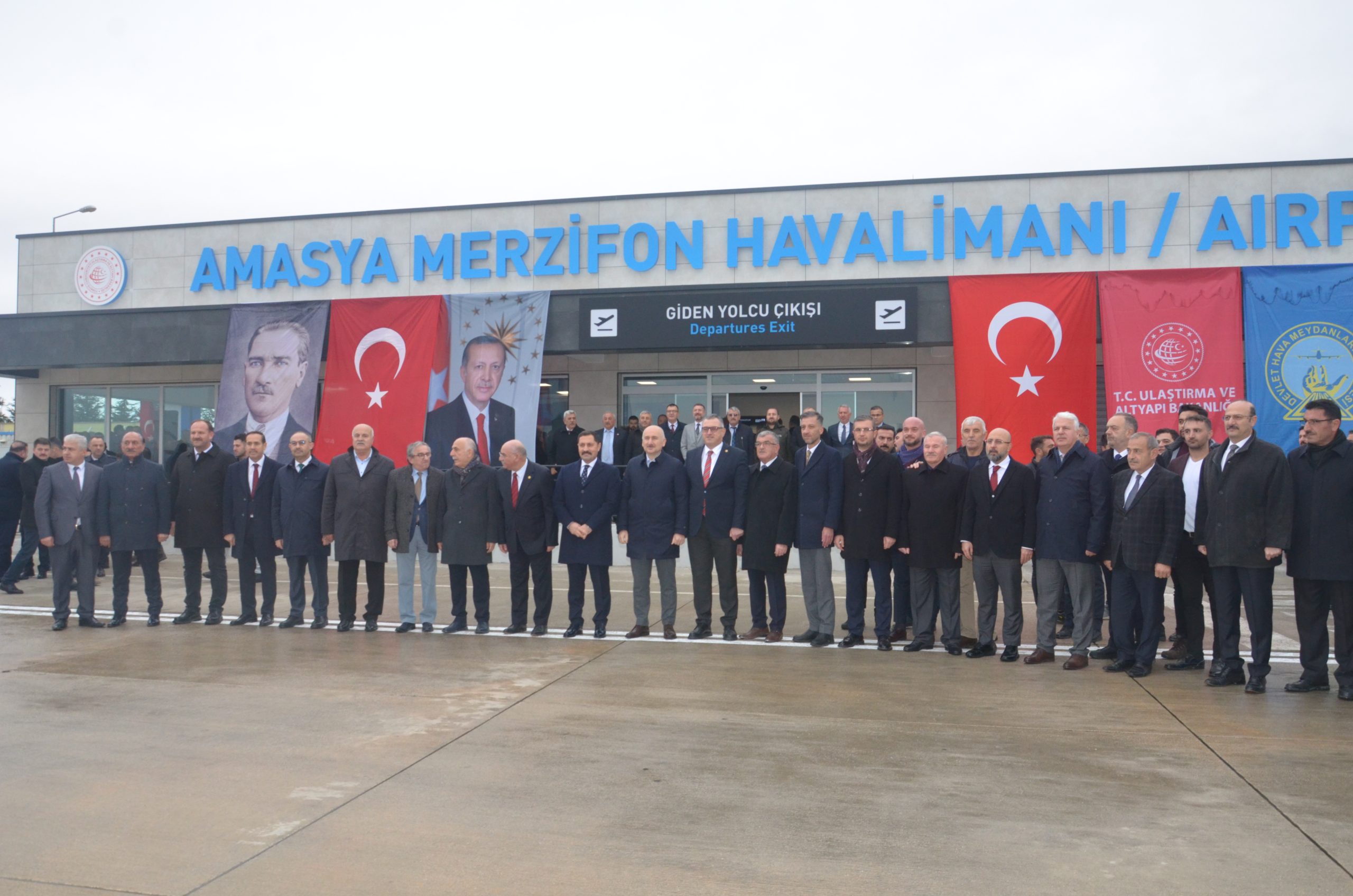 Ulaştırma Bakanı Karaismailoğlu,Mezifon Havaalanı Yeni Terminal Binasını Açılışını Gerçekleştirdi
