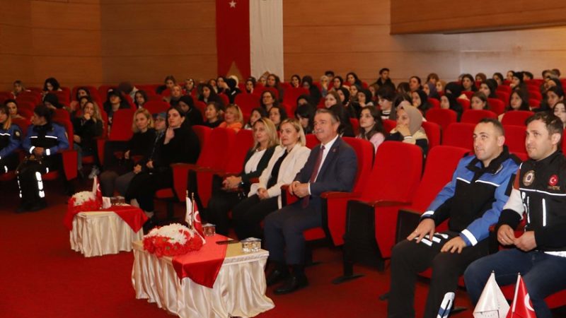 Amasya Üniversitesi Tarafından Şiddete Hayır Konulu Panel Düzenlendi