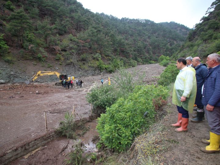 Amasya’da Sel Can Aldı; Yollar Kapandı