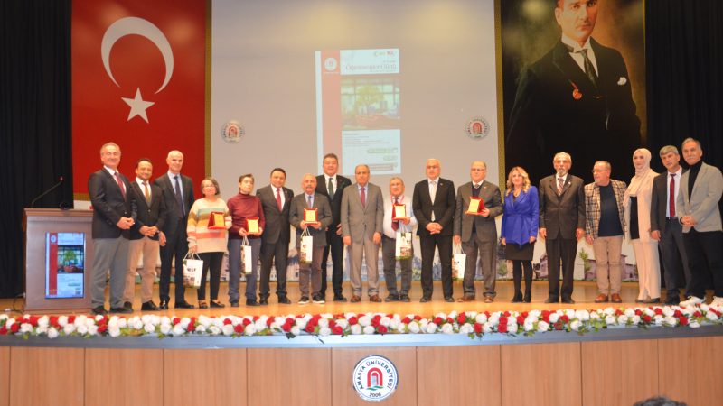 Amasya Üniversitesi’nde 50 Yıl Sonra Mezuniyet Sevinci Yaşandı